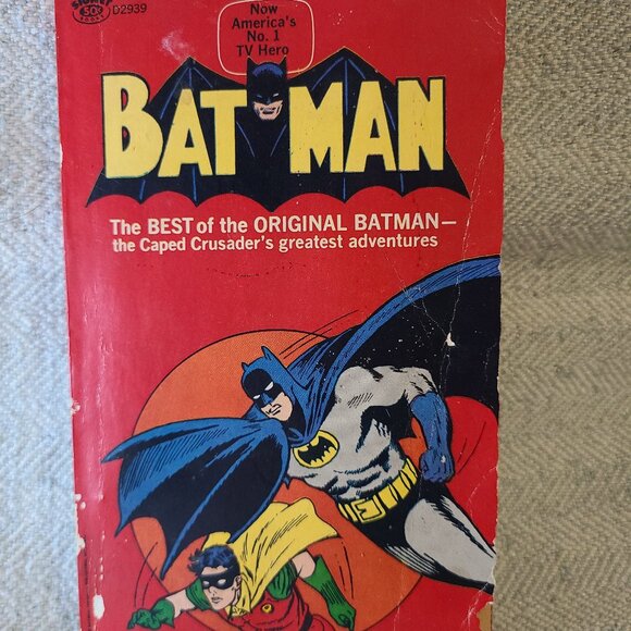 VINTAGE 1966 COMIC PAPERBACK BOOK BATMAN -A Signet Book Original - Picture 1 of 13